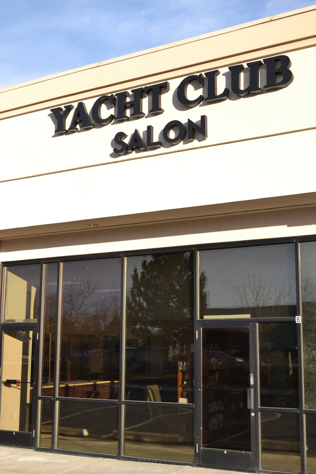 yacht club salon photos